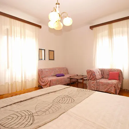 Apartment Milena 1582 *