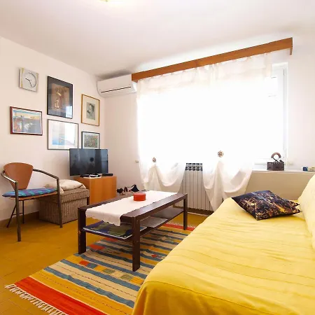 Apartment Milena 1582 *